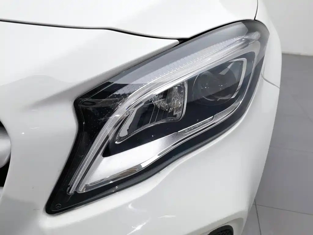 Mercedes-Benz GLA — фото 7
