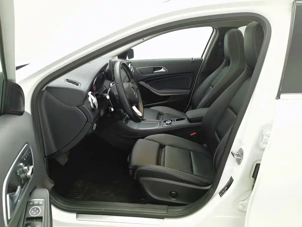 Mercedes-Benz GLA — фото 10