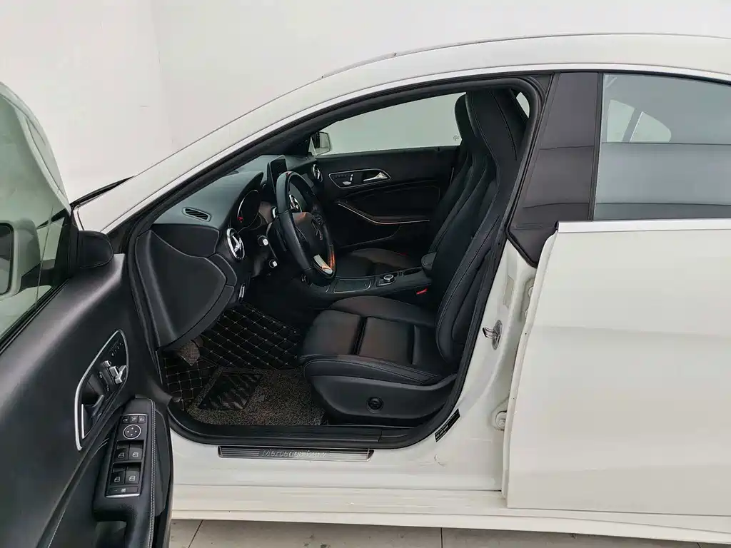 Mercedes-Benz CLA (Import) — фото 10