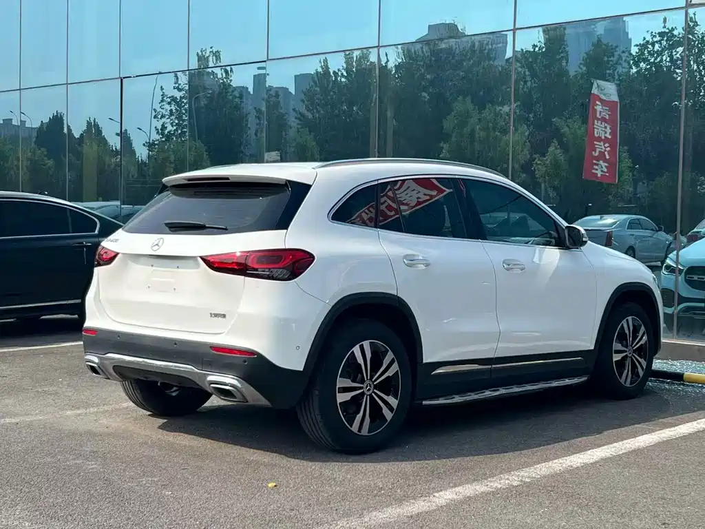 Mercedes-Benz GLA — фото 6