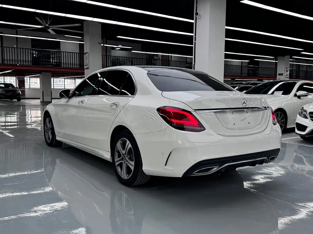 Mercedes-Benz C-Class — фото 18