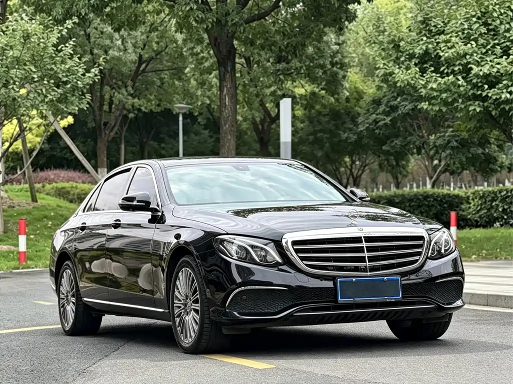Mercedes-Benz E-Class — фото 3