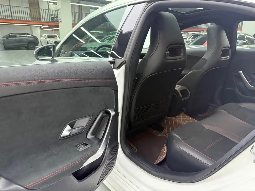 Mercedes-Benz CLA (Import) — фото 14