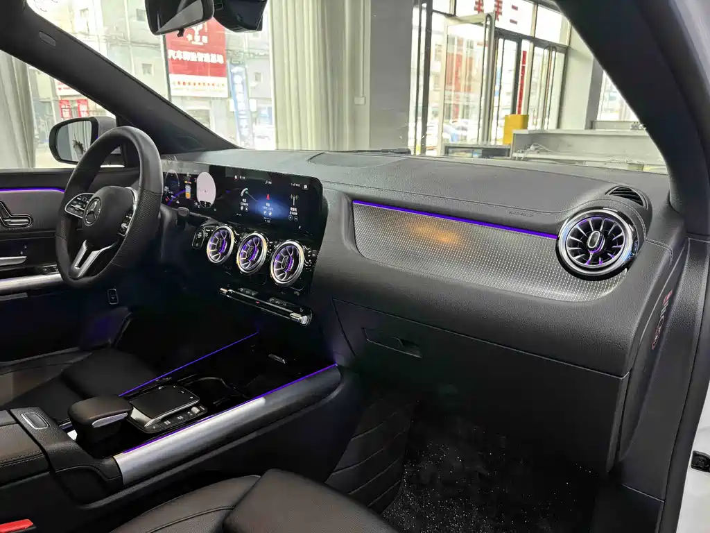 Mercedes-Benz GLA — фото 7