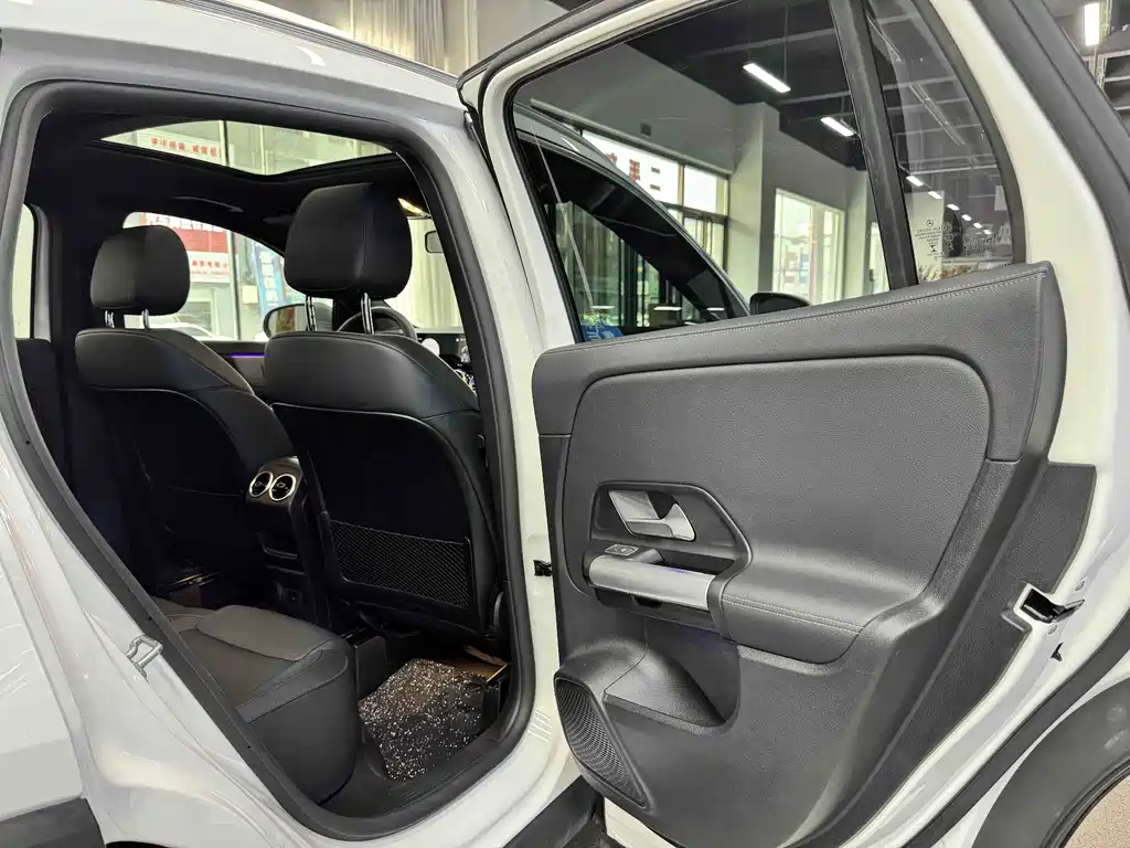 Mercedes-Benz GLA — фото 10