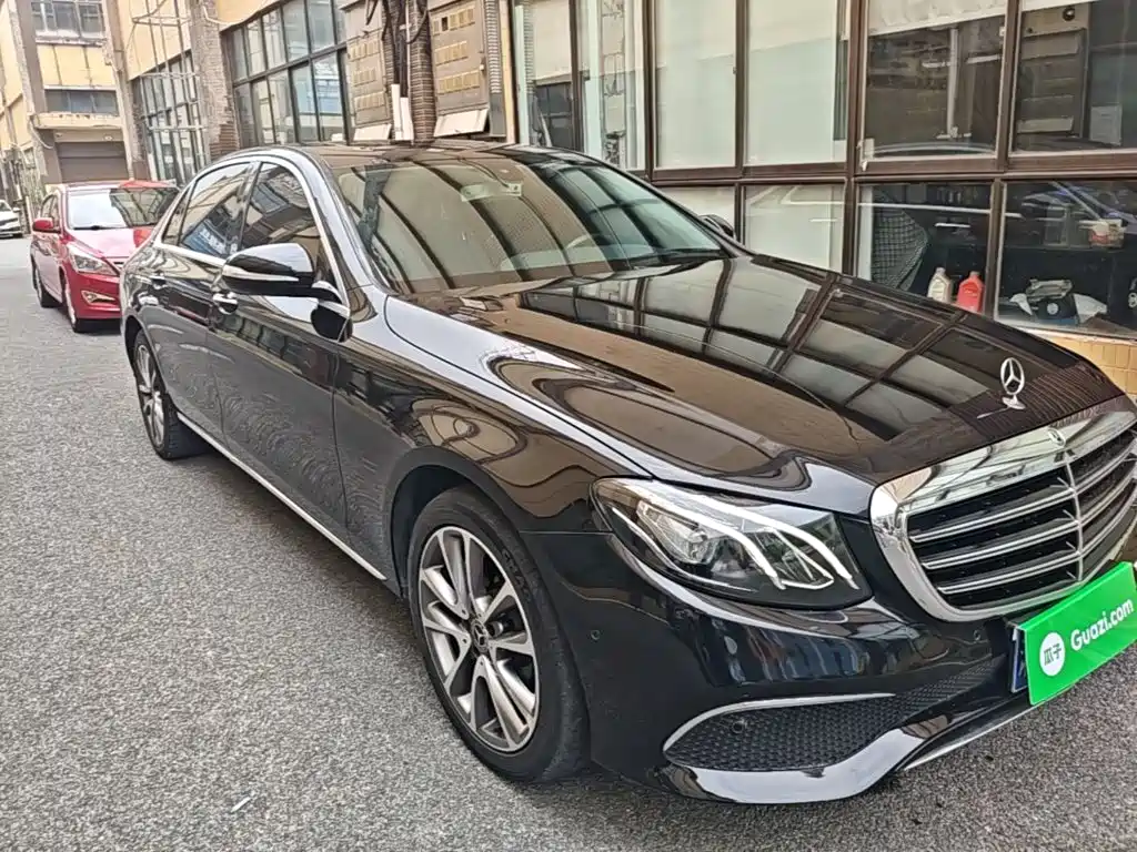 Mercedes-Benz E-Class — фото 4