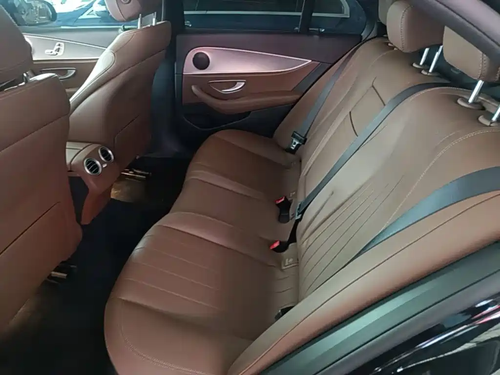 Mercedes-Benz E-Class (Import) — фото 17
