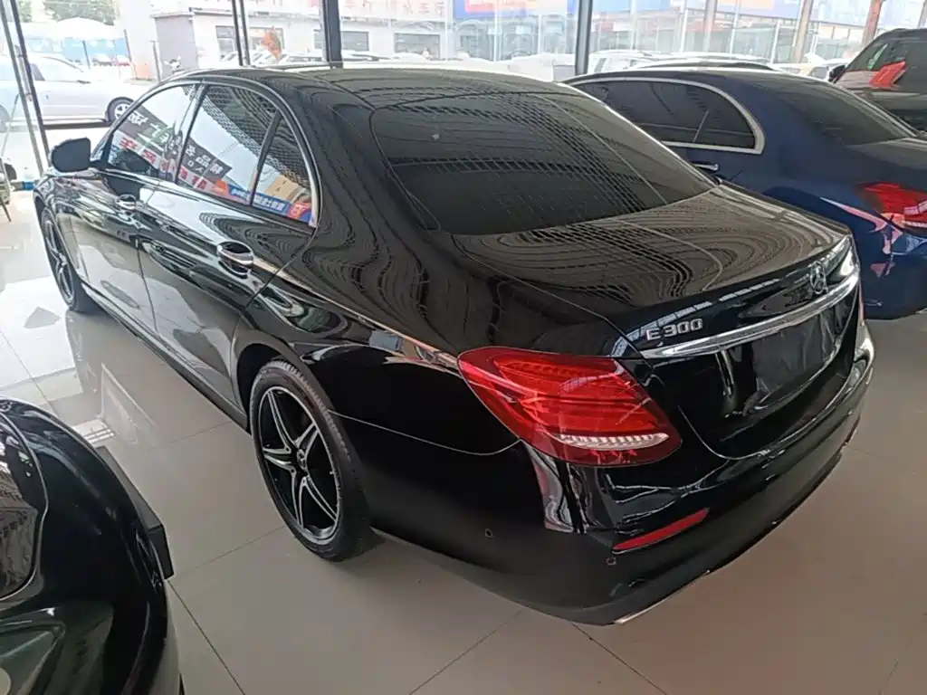 Mercedes-Benz E-Class (Import) — фото 5