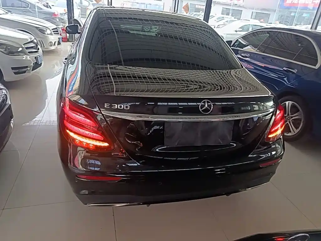 Mercedes-Benz E-Class (Import) — фото 6