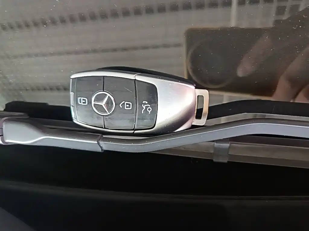 Mercedes-Benz E-Class (Import) — фото 9