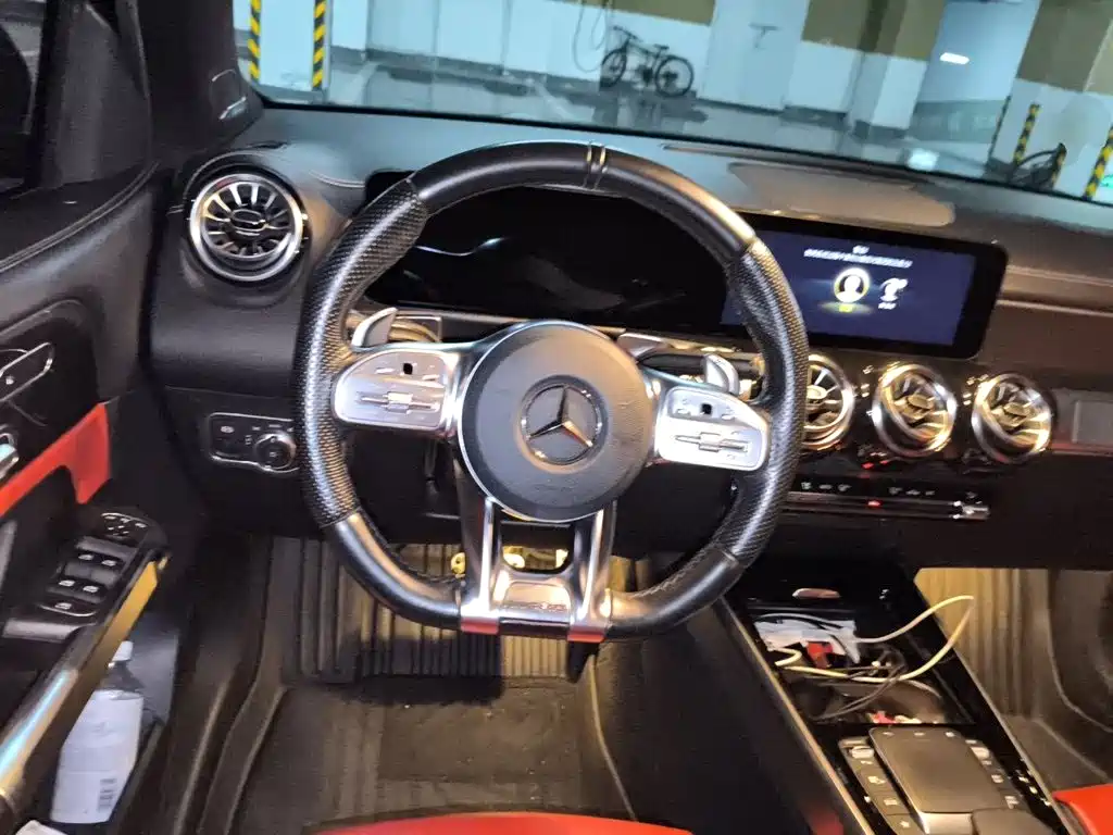 Mercedes-Benz GLB AMG — фото 6