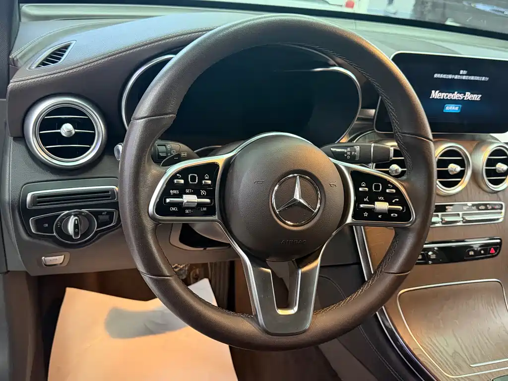Mercedes-Benz GLC — фото 6