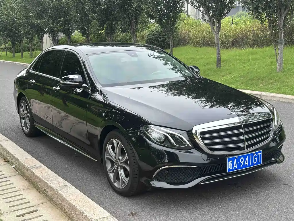 Mercedes-Benz E-Class — фото 3