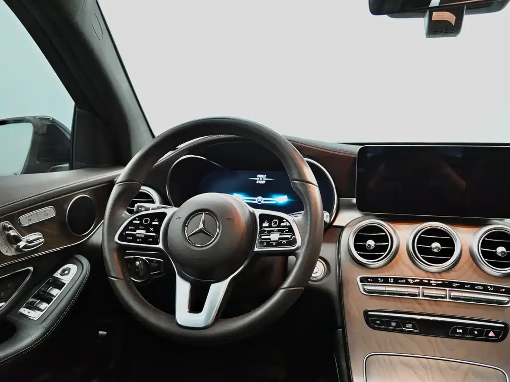 Mercedes-Benz GLC — фото 17