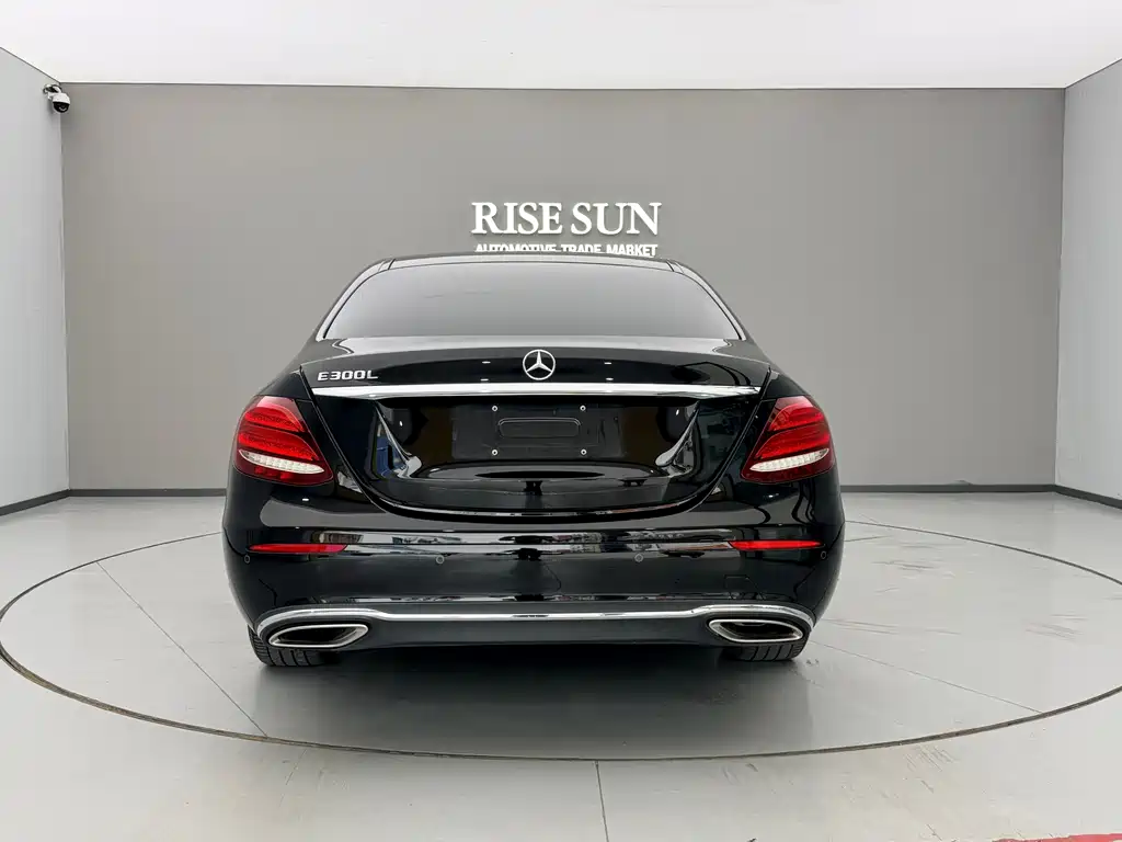 Mercedes-Benz E-Class — фото 10