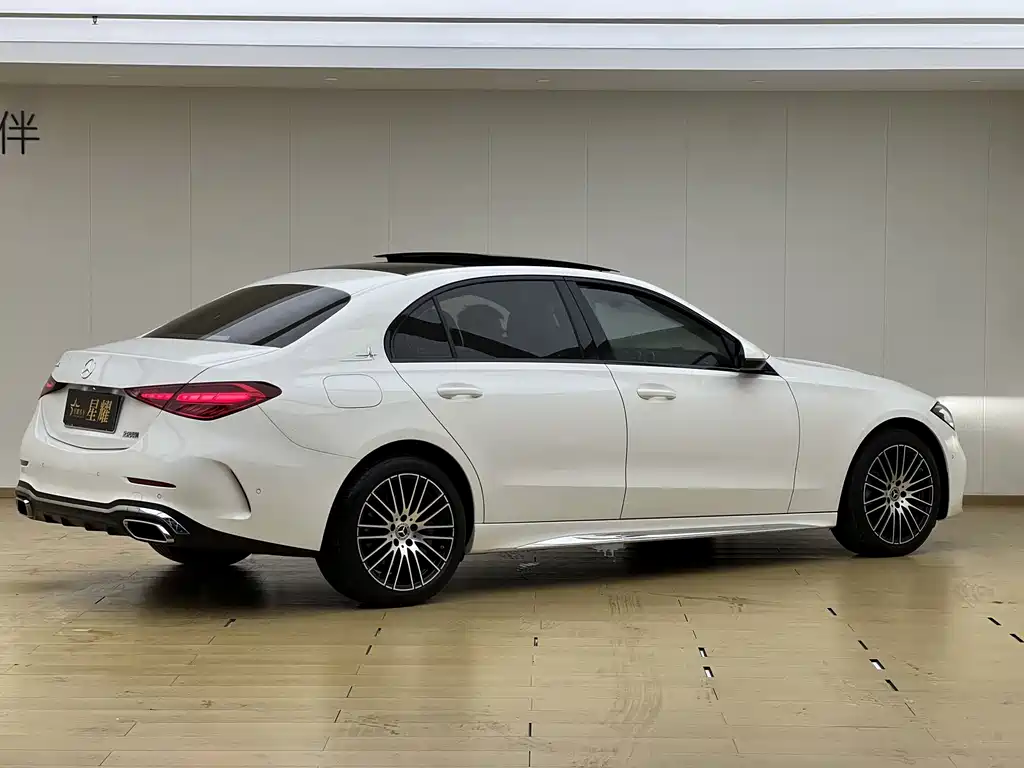 Mercedes-Benz C-Class — фото 17