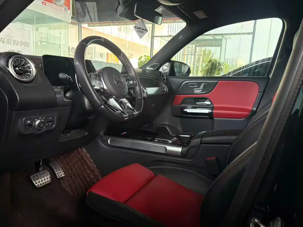 Mercedes-Benz GLB AMG — фото 9