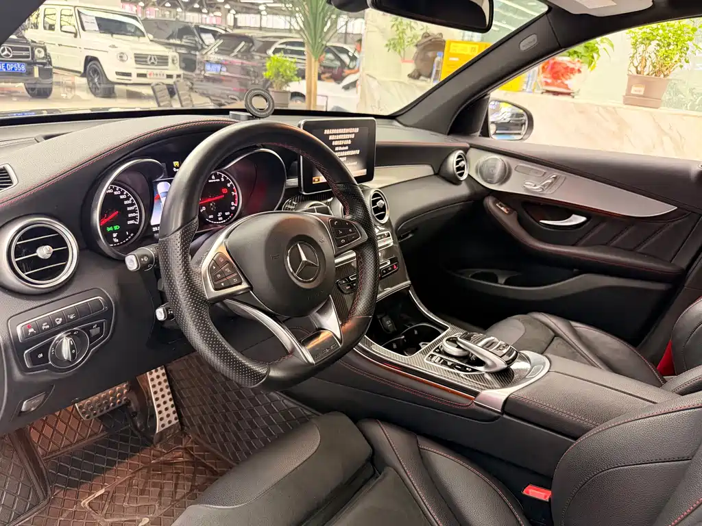 Mercedes-Benz GLC AMG — фото 10