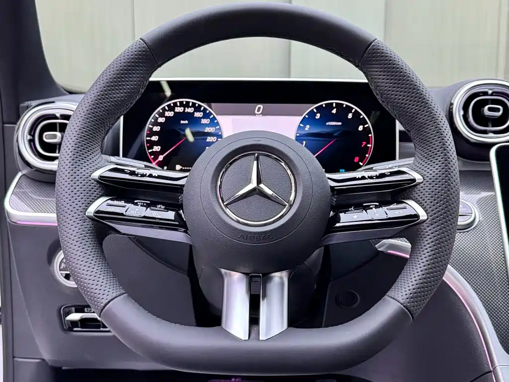 Mercedes-Benz C-Class — фото 11