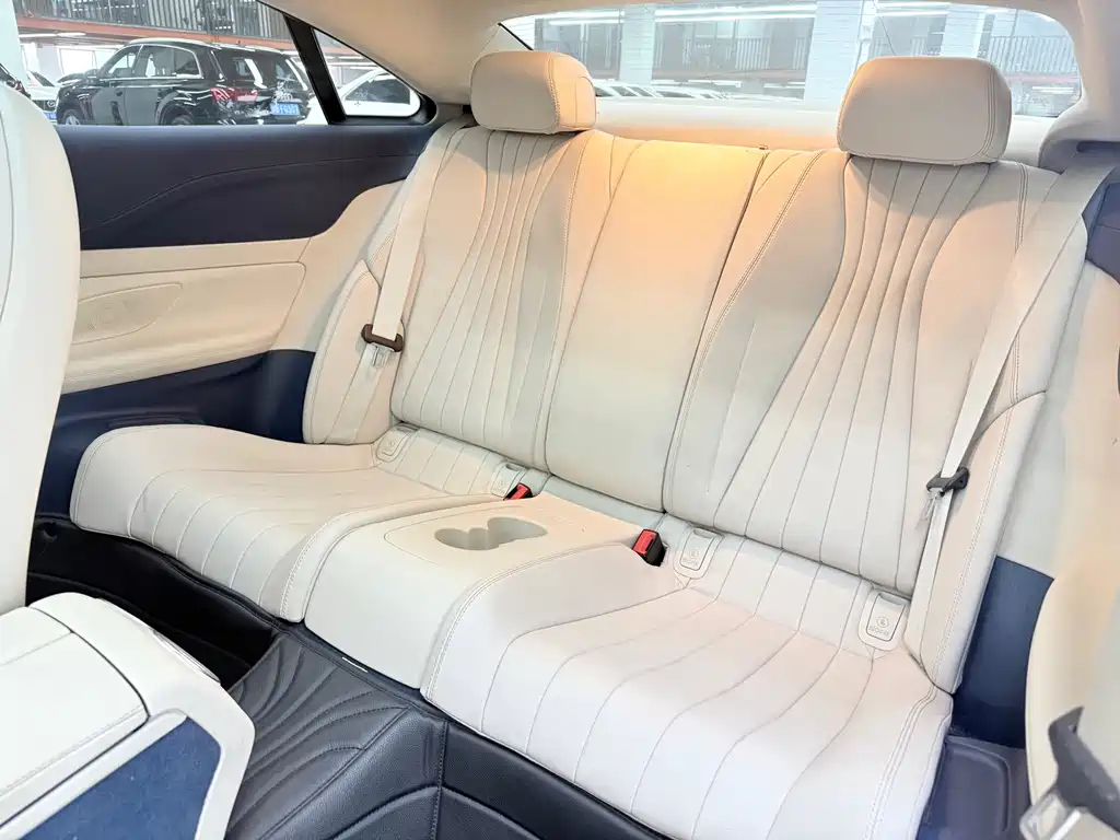 Mercedes-Benz E-Class (Import) — фото 14