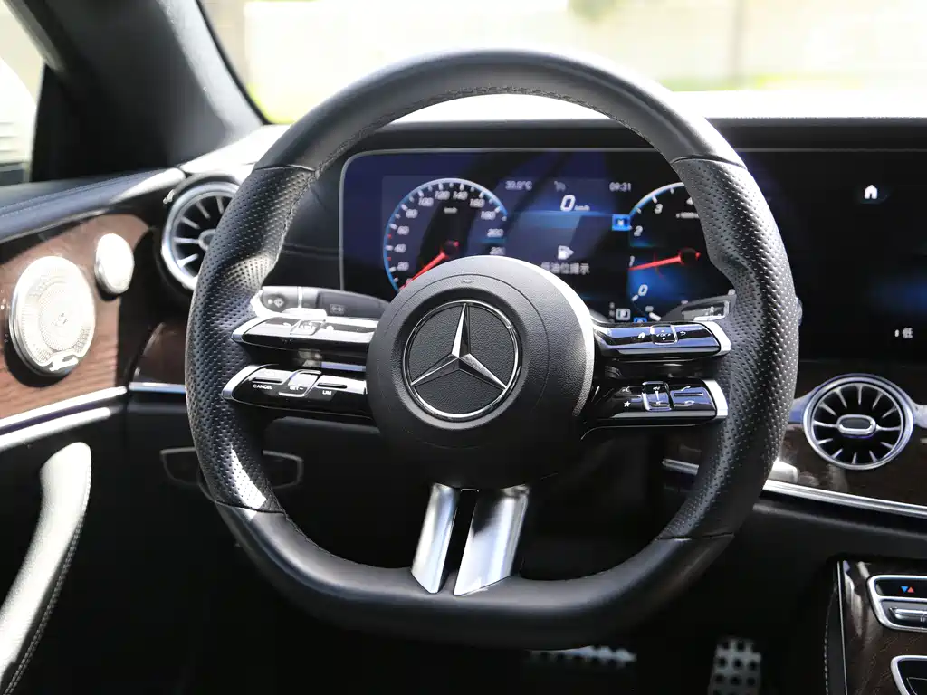Mercedes-Benz E-Class (Import) — фото 5
