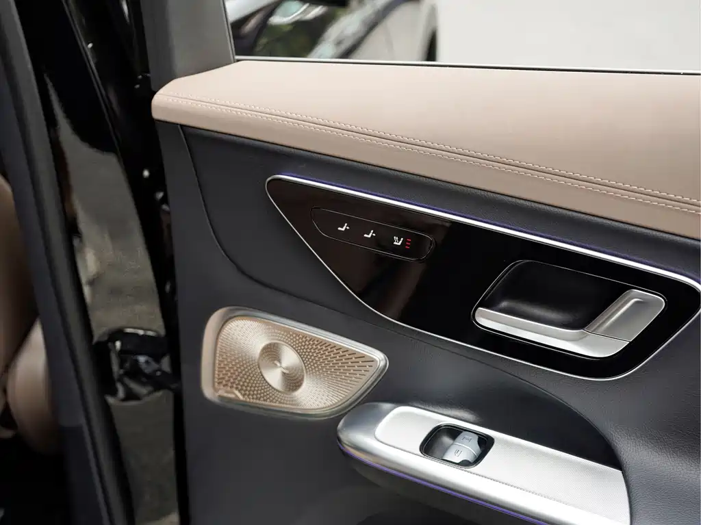 Mercedes-Benz EQE SUV — фото 15