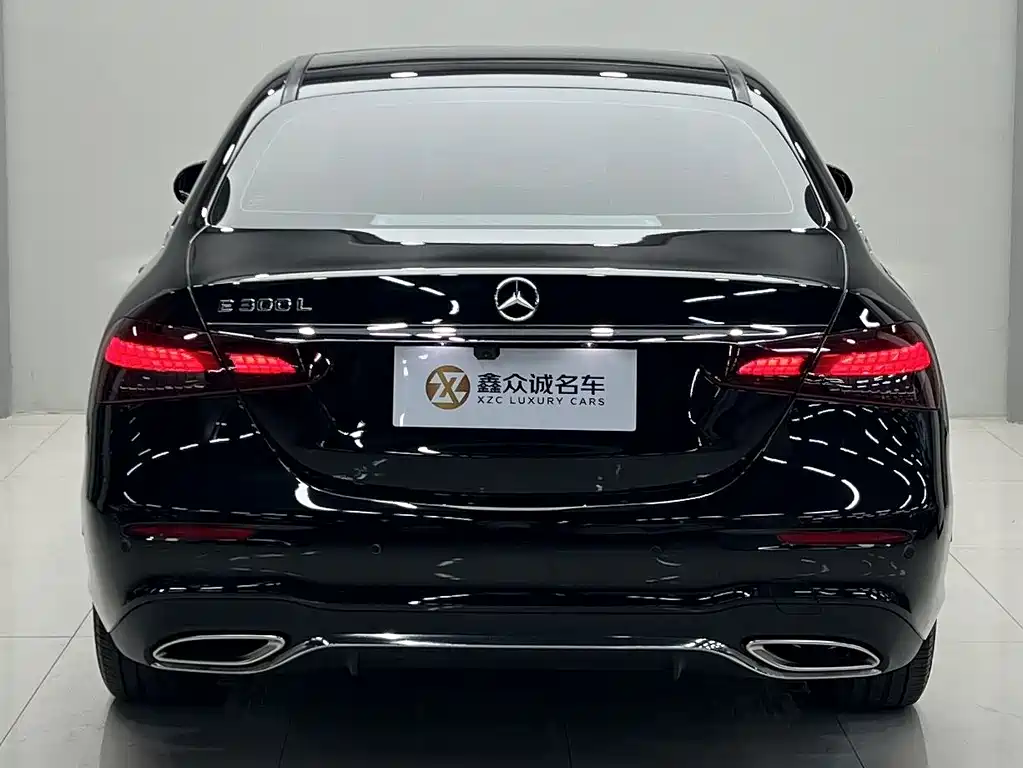 Mercedes-Benz E-Class — фото 4