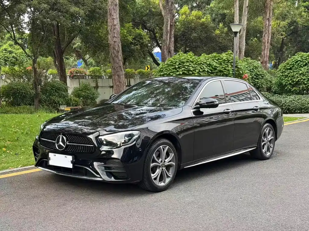 Mercedes-Benz E-Class — фото 2
