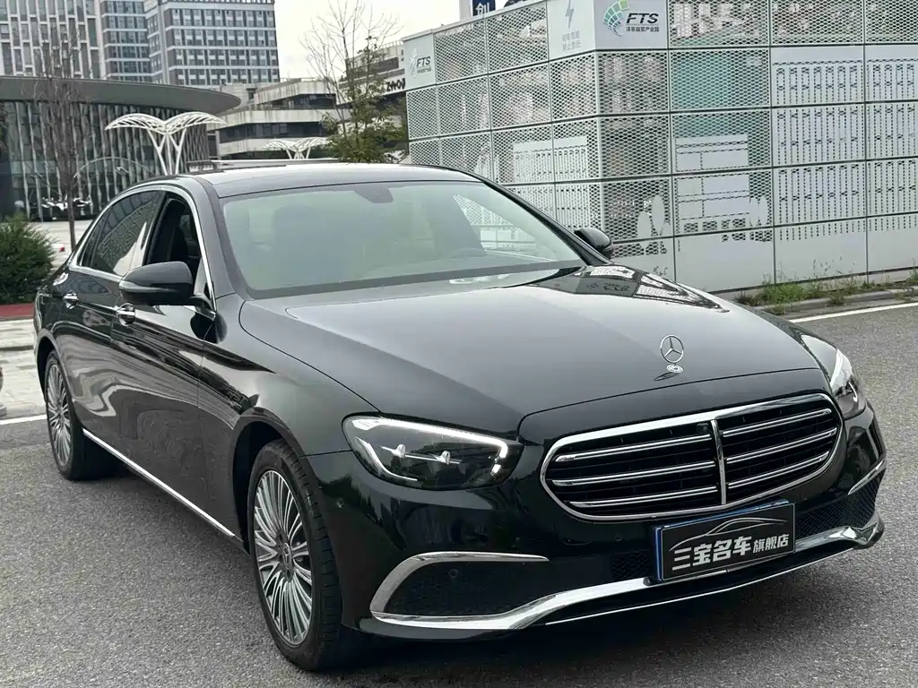 Mercedes-Benz E-Class — фото 3