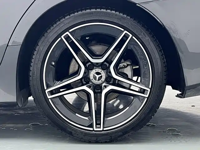 Mercedes-Benz CLS — фото 17