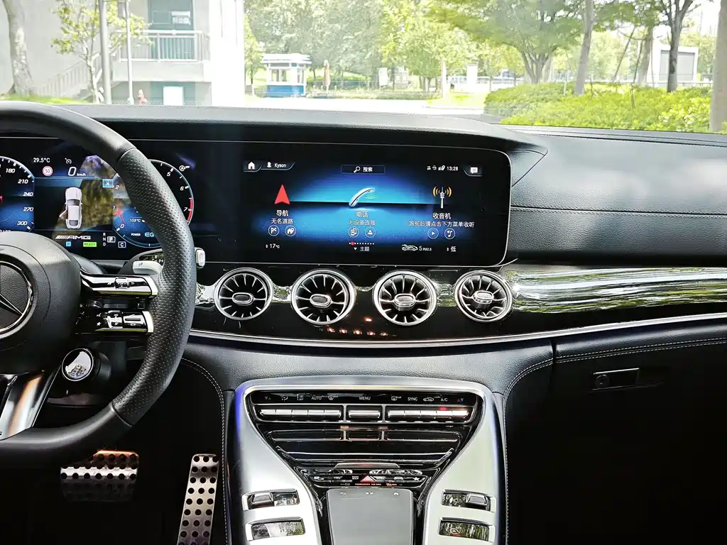 Mercedes-Benz AMG GT — фото 10