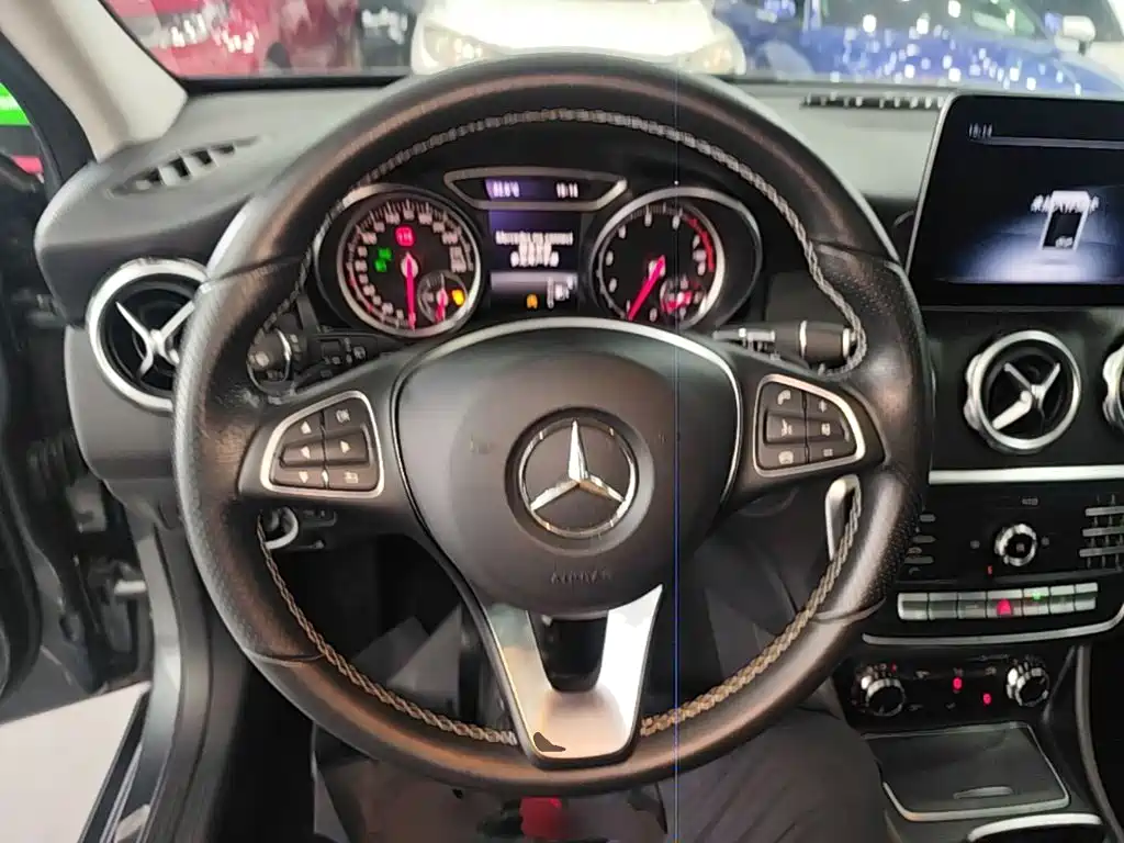 Mercedes-Benz GLA — фото 11