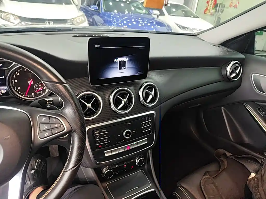 Mercedes-Benz GLA — фото 10