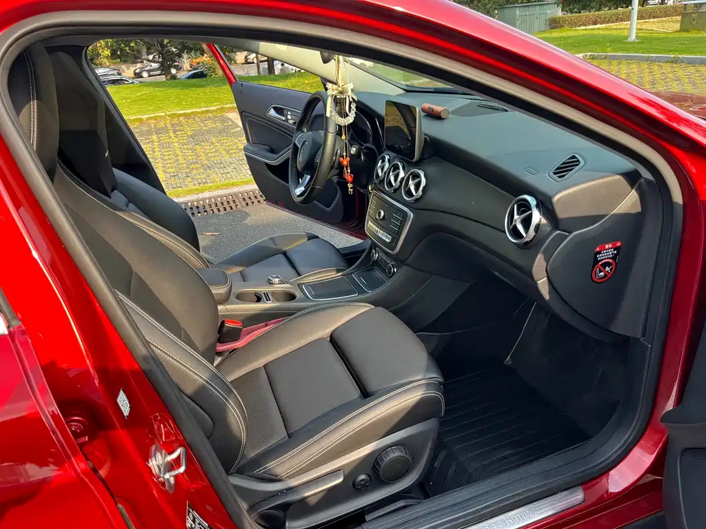 Mercedes-Benz GLA — фото 10