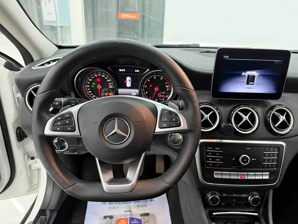 Mercedes-Benz GLA — фото 8