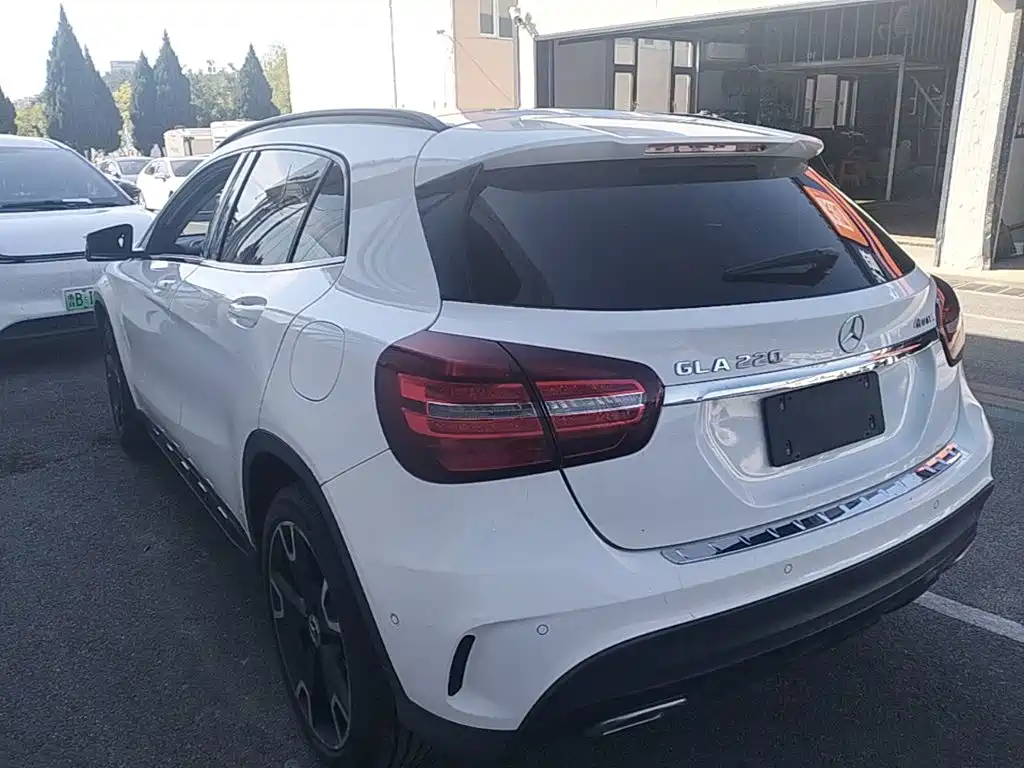 Mercedes-Benz GLA — фото 5