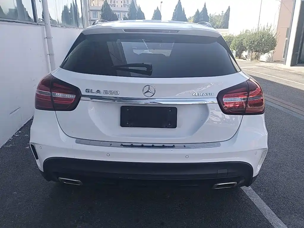 Mercedes-Benz GLA — фото 6