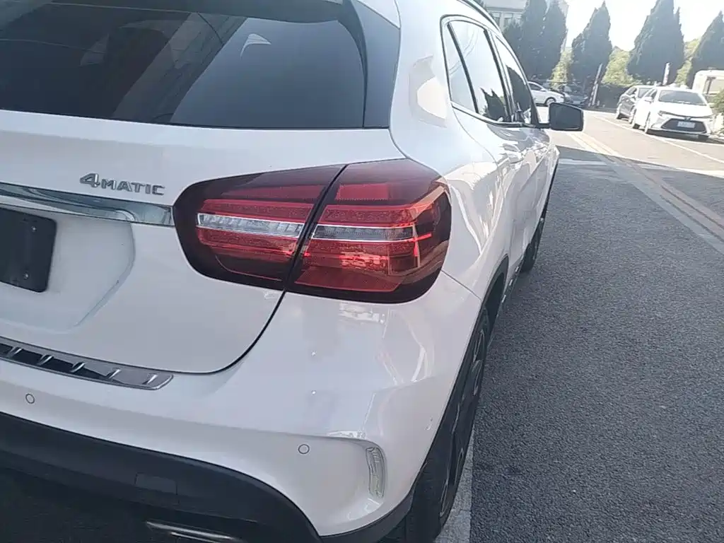 Mercedes-Benz GLA — фото 8