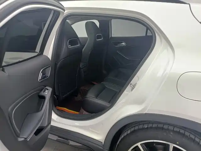 Mercedes-Benz GLA — фото 11