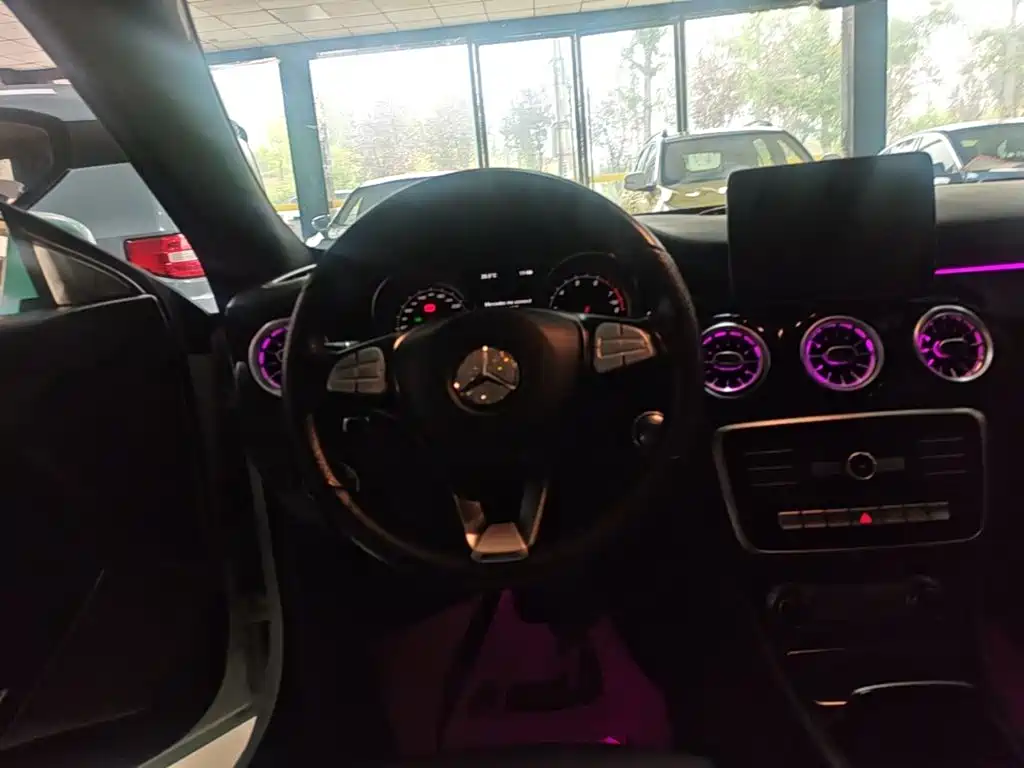 Mercedes-Benz CLA (Import) — фото 11