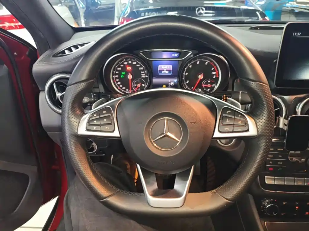Mercedes-Benz GLA — фото 11