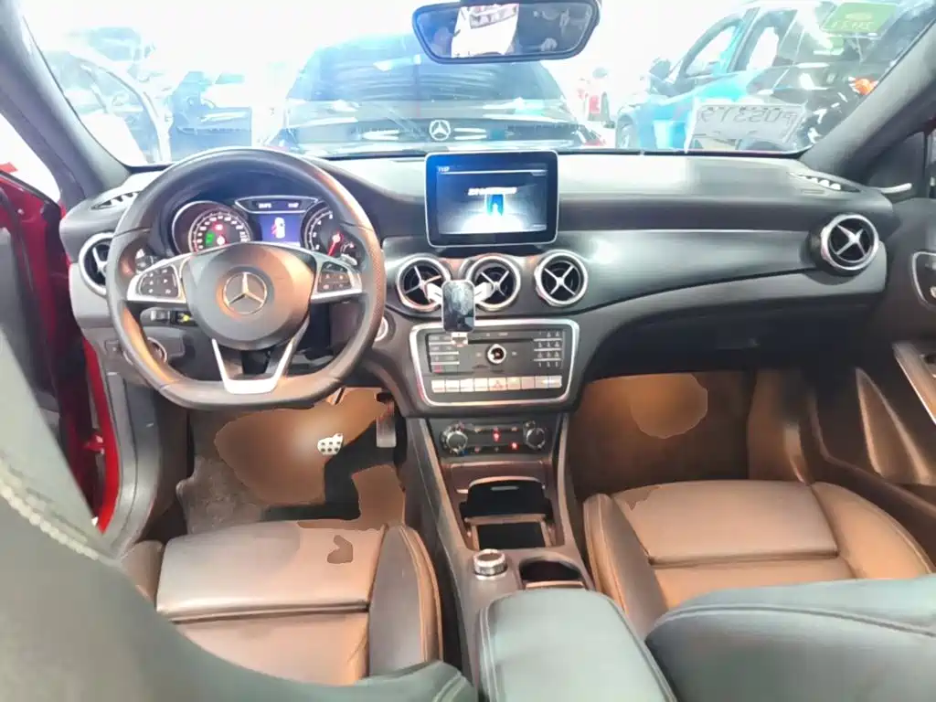 Mercedes-Benz GLA — фото 10