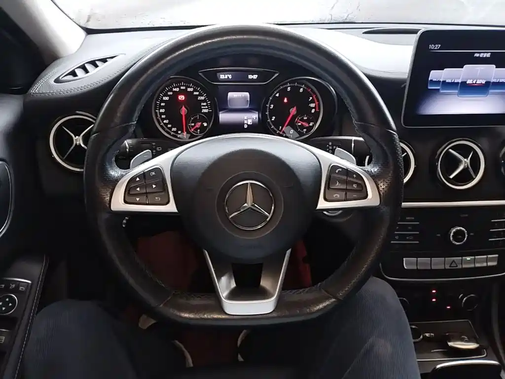 Mercedes-Benz GLA — фото 11
