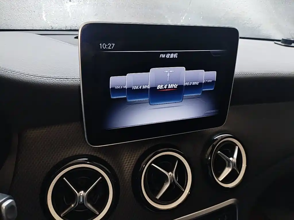 Mercedes-Benz GLA — фото 13