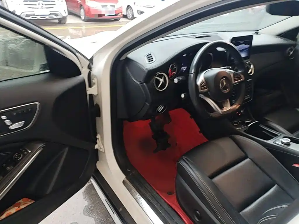 Mercedes-Benz GLA — фото 16