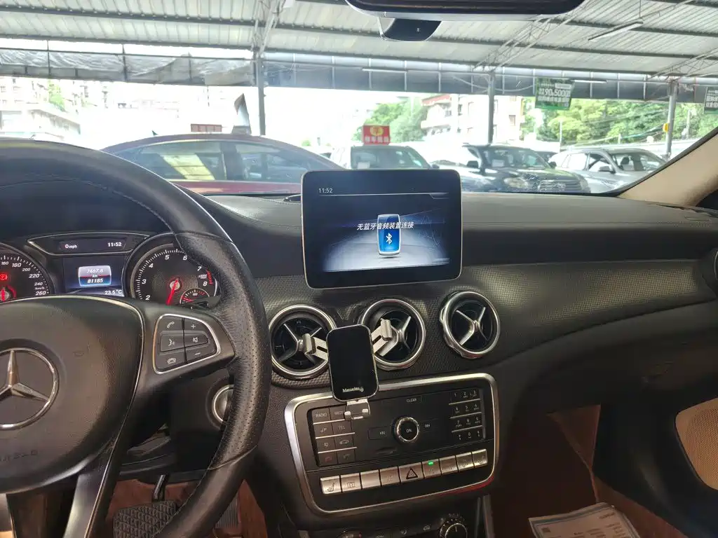 Mercedes-Benz GLA — фото 13