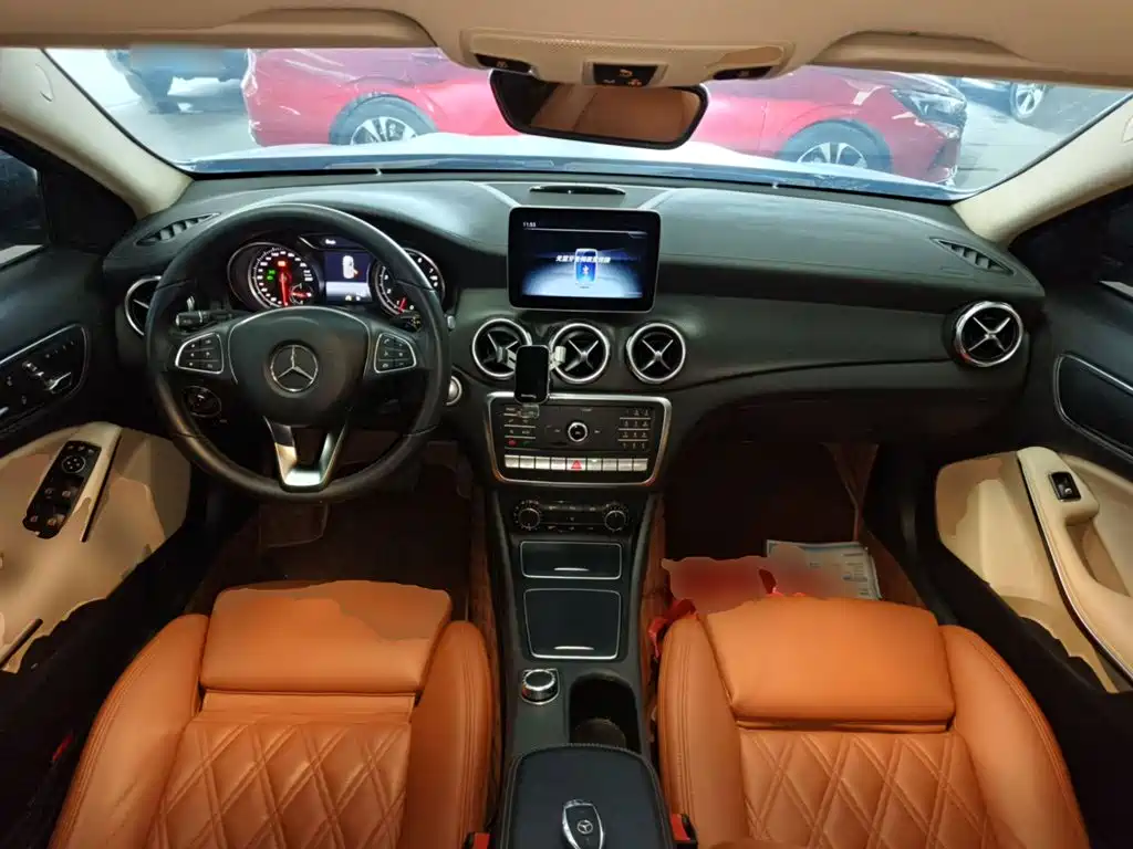 Mercedes-Benz GLA — фото 10