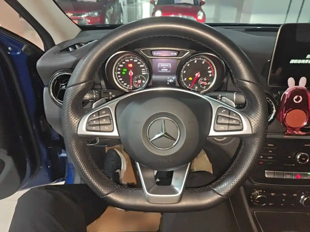 Mercedes-Benz GLA — фото 11