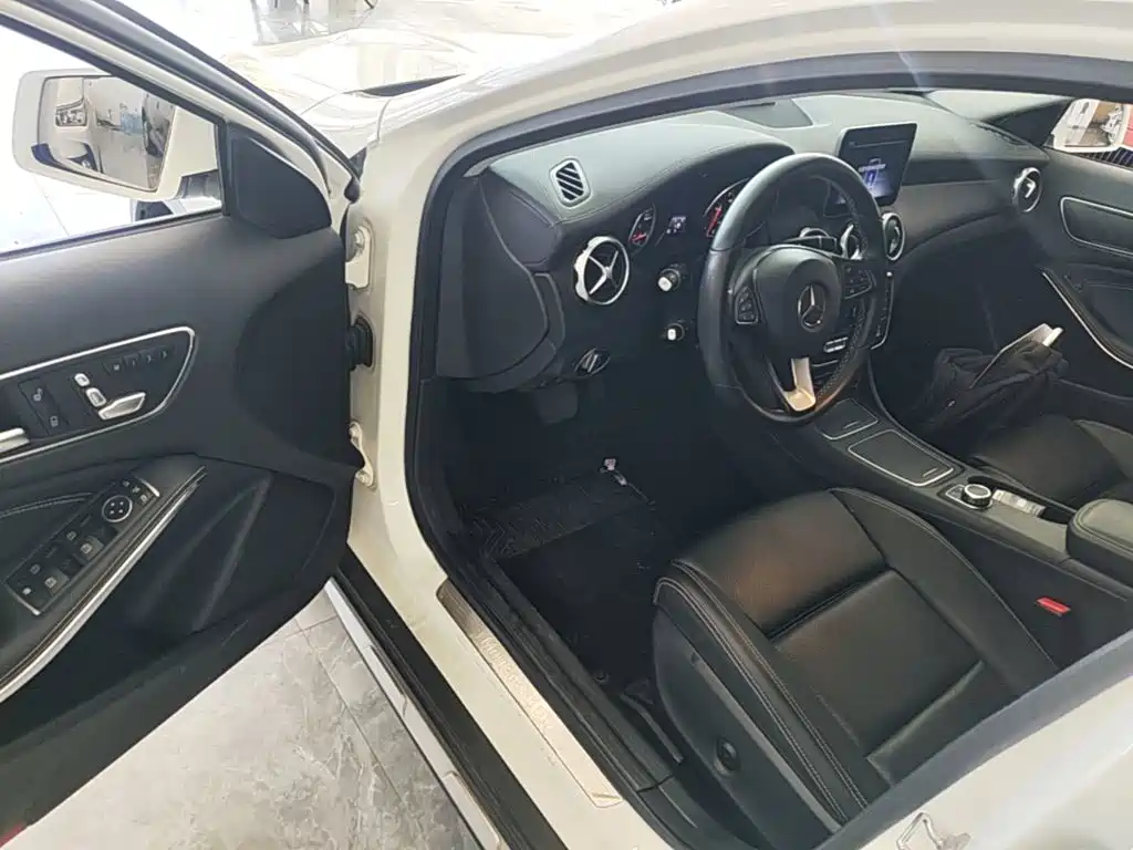 Mercedes-Benz GLA — фото 16