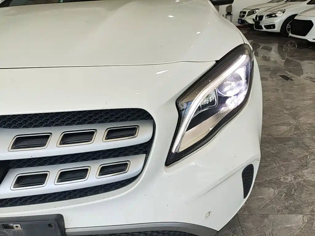 Mercedes-Benz GLA — фото 24